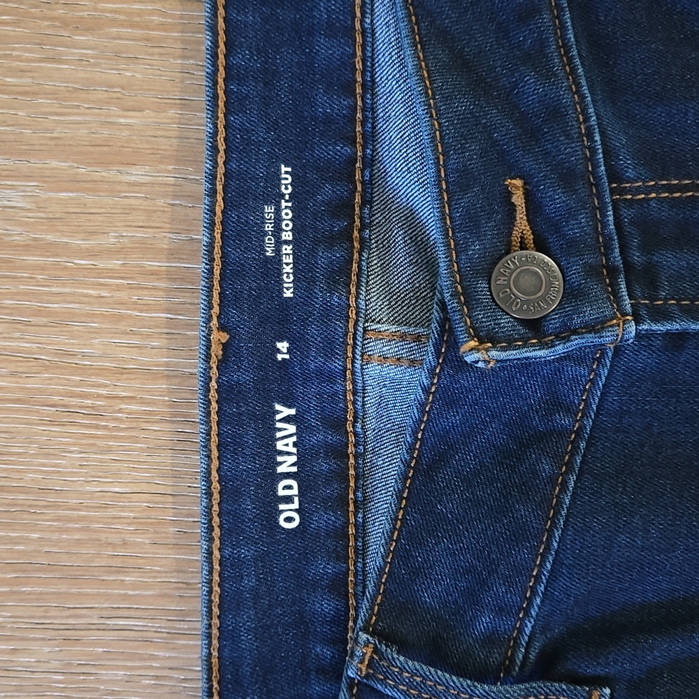 NWT Old Navy Women's Sz 14 Mid-Rise Kicker Boot Cut Jeans Dark Denim - Picture 4 of 5